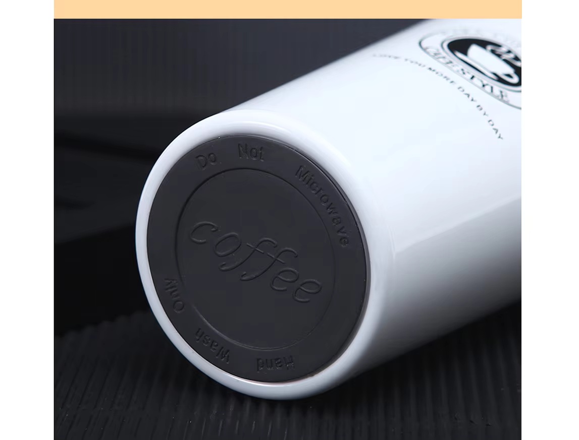 Non-slip cup bottom