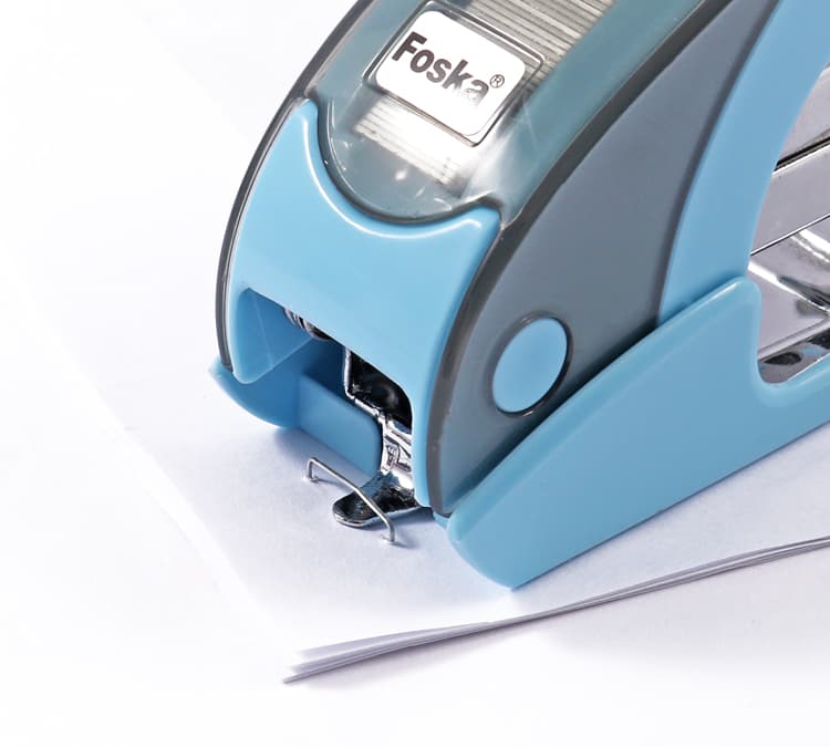 plastic 26/6 stapler